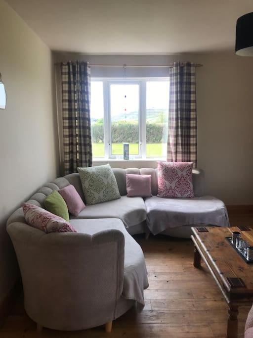 Rosie'S Pad Villa Louisburgh Dış mekan fotoğraf