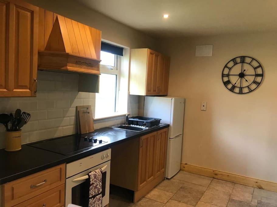 Rosie'S Pad Villa Louisburgh Dış mekan fotoğraf